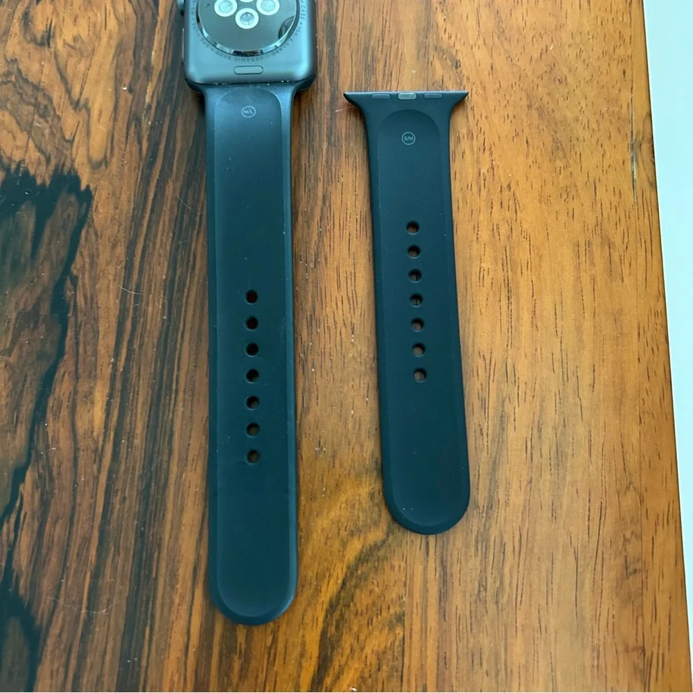 Like New Apple Watch Series 3 Space Gray 42mm Black Straps